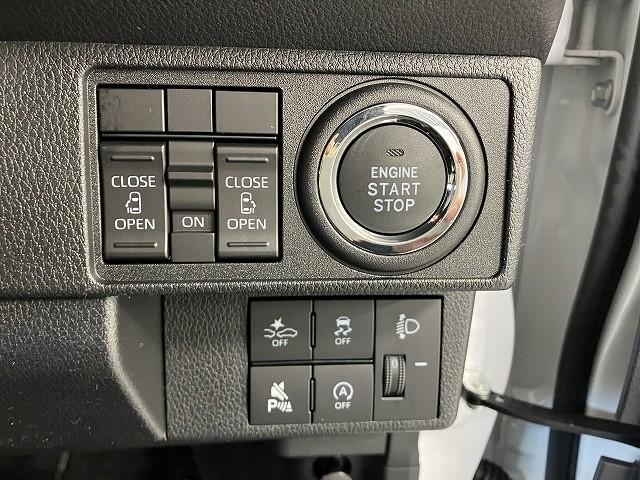 ムーヴキャンバス ストライプスＸ　届出済未使用車　両側電動スライドドア　クリアランスソナー　レーンアシスト　衝突被害軽減システム　オートライト　スマートキー　アイドリングストップ　電動格納ミラー　ベンチシート　ＣＶＴ　盗難防止システム（7枚目）