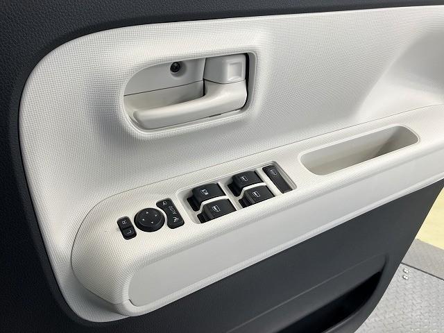 ムーヴキャンバス ストライプスＸ　届出済未使用車　両側電動スライドドア　クリアランスソナー　レーンアシスト　衝突被害軽減システム　オートライト　スマートキー　アイドリングストップ　電動格納ミラー　ベンチシート　ＣＶＴ　盗難防止システム（8枚目）