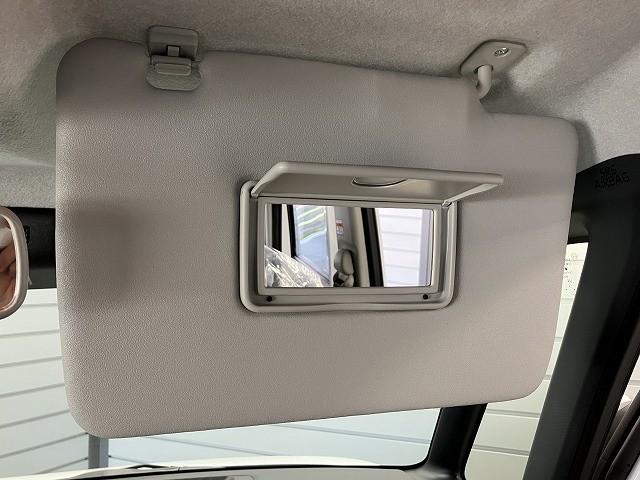 ムーヴキャンバス ストライプスＸ　届出済未使用車　両側電動スライドドア　クリアランスソナー　レーンアシスト　衝突被害軽減システム　オートライト　スマートキー　アイドリングストップ　電動格納ミラー　ベンチシート　ＣＶＴ　盗難防止システム（9枚目）