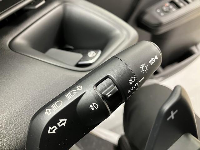 セレナ ＸＶ　登録済未使用車　全周囲カメラ　クリアランスソナー　オートクルーズコントロール　衝突被害軽減システム　両側電動スライドドア　オートマチックハイビーム　オートライト　ＬＥＤヘッドランプ　スマートキー（27枚目）