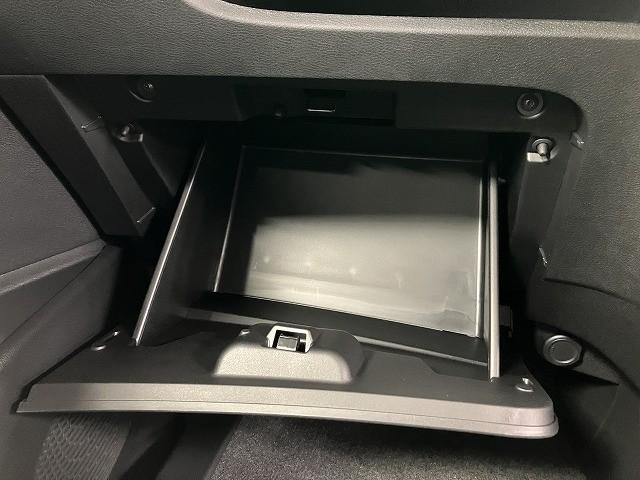 セレナ ＸＶ　登録済未使用車　全周囲カメラ　クリアランスソナー　オートクルーズコントロール　衝突被害軽減システム　両側電動スライドドア　オートマチックハイビーム　オートライト　ＬＥＤヘッドランプ　スマートキー（50枚目）