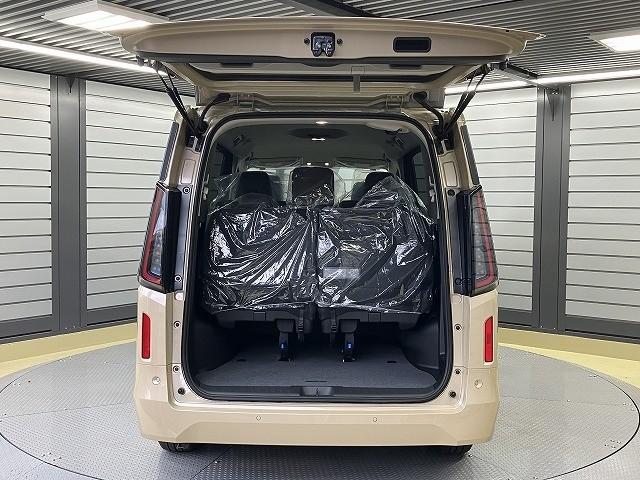 セレナ ＸＶ　登録済未使用車　全周囲カメラ　クリアランスソナー　オートクルーズコントロール　衝突被害軽減システム　両側電動スライドドア　オートマチックハイビーム　オートライト　ＬＥＤヘッドランプ　スマートキー（55枚目）