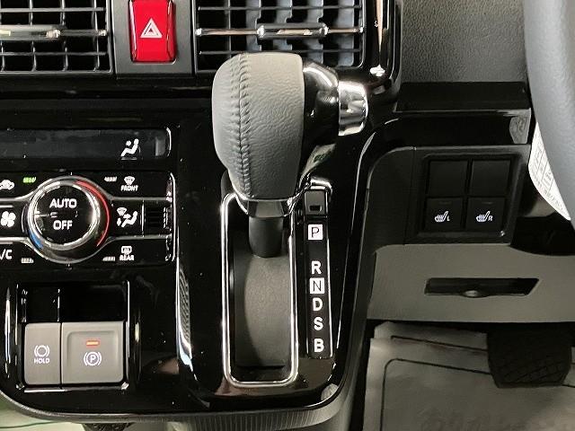 タント カスタムＲＳ　バックカメラ　両側電動スライドドア　クリアランスソナー　衝突被害軽減システム　オートライト　ＬＥＤヘッドランプ　スマートキー　アイドリングストップ　電動格納ミラー　シートヒーター　ベンチシート　ＣＶＴ（5枚目）