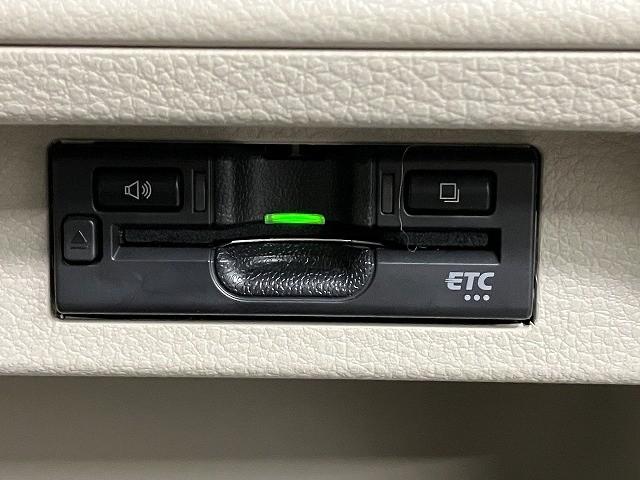 アルトラパン モード　ＥＴＣ　全周囲カメラ　ナビ　ＴＶ　クリアランスソナー　レーンアシスト　衝突被害軽減システム　オートライト　ＨＩＤ　スマートキー　アイドリングストップ　電動格納ミラー　ベンチシート　ＣＶＴ（7枚目）