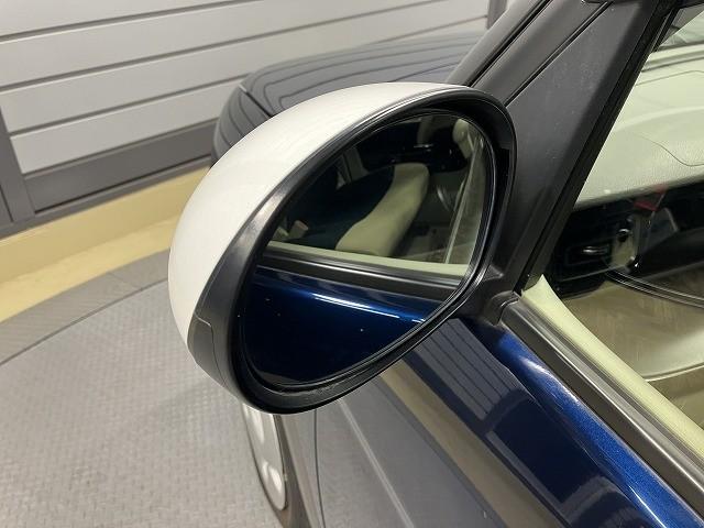 アルトラパン モード　ＥＴＣ　全周囲カメラ　ナビ　ＴＶ　クリアランスソナー　レーンアシスト　衝突被害軽減システム　オートライト　ＨＩＤ　スマートキー　アイドリングストップ　電動格納ミラー　ベンチシート　ＣＶＴ（32枚目）