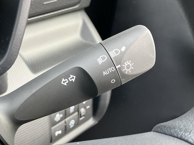 ライズ Ｘ　登録済未使用車　クリアランスソナー　衝突被害軽減システム　オートライト　ＬＥＤヘッドランプ　スマートキー　アイドリングストップ　電動格納ミラー　ＣＶＴ　盗難防止システム　衝突安全ボディ　ＡＢＳ　ＥＳＣ（7枚目）