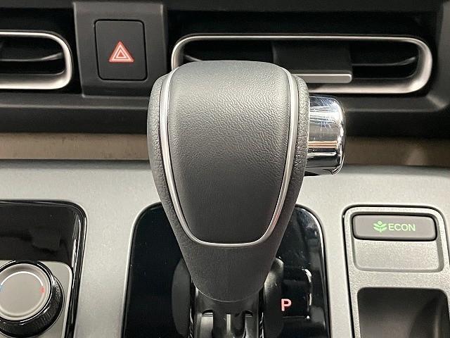 フリード エアー　ＥＸ　登録済未使用車　クリアランスソナー　オートクルーズコントロール　レーンアシスト　衝突被害軽減システム　両側電動スライドドア　オートライト　ＬＥＤヘッドランプ　スマートキー　電動格納ミラー　シートヒータ（8枚目）