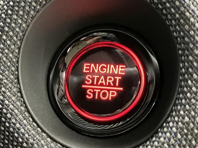 フリード エアー　ＥＸ　登録済未使用車　クリアランスソナー　オートクルーズコントロール　レーンアシスト　衝突被害軽減システム　両側電動スライドドア　オートライト　ＬＥＤヘッドランプ　スマートキー　電動格納ミラー　シートヒータ（10枚目）