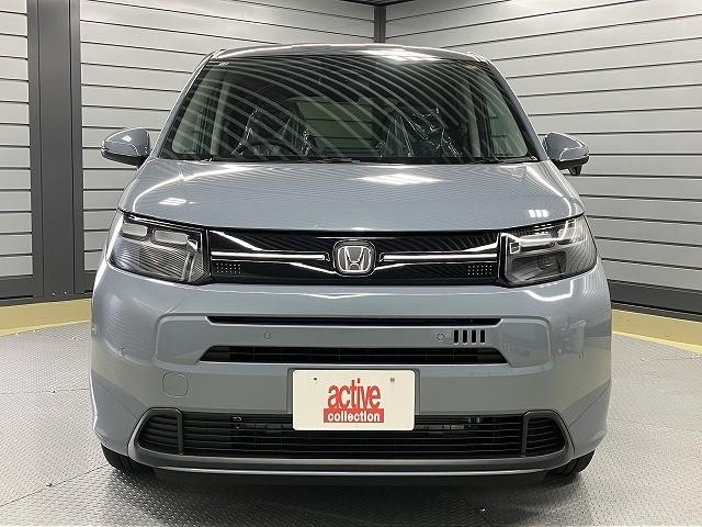 フリード エアー　ＥＸ　登録済未使用車　クリアランスソナー　オートクルーズコントロール　レーンアシスト　衝突被害軽減システム　両側電動スライドドア　オートライト　ＬＥＤヘッドランプ　スマートキー　電動格納ミラー　シートヒータ（14枚目）