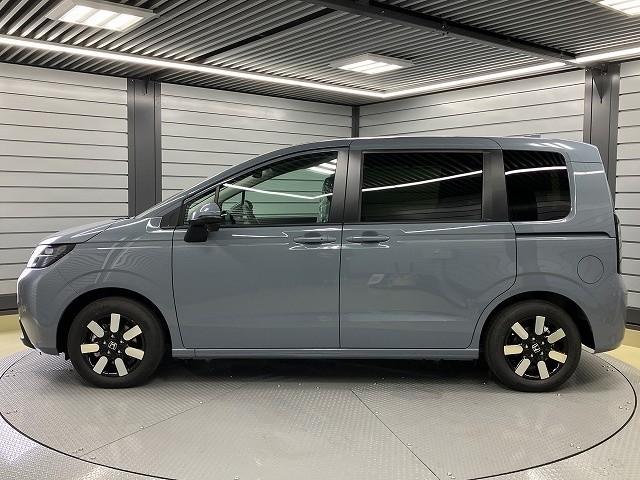 フリード エアー　ＥＸ　登録済未使用車　クリアランスソナー　オートクルーズコントロール　レーンアシスト　衝突被害軽減システム　両側電動スライドドア　オートライト　ＬＥＤヘッドランプ　スマートキー　電動格納ミラー　シートヒータ（19枚目）