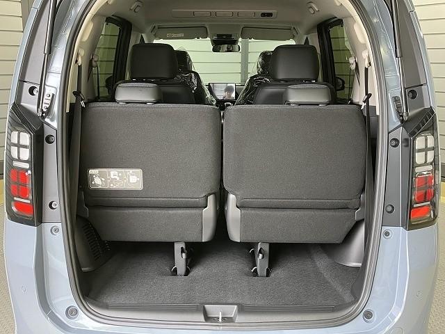 フリード エアー　ＥＸ　登録済未使用車　クリアランスソナー　オートクルーズコントロール　レーンアシスト　衝突被害軽減システム　両側電動スライドドア　オートライト　ＬＥＤヘッドランプ　スマートキー　電動格納ミラー　シートヒータ（30枚目）