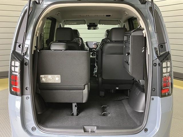 フリード エアー　ＥＸ　登録済未使用車　クリアランスソナー　オートクルーズコントロール　レーンアシスト　衝突被害軽減システム　両側電動スライドドア　オートライト　ＬＥＤヘッドランプ　スマートキー　電動格納ミラー　シートヒータ（31枚目）