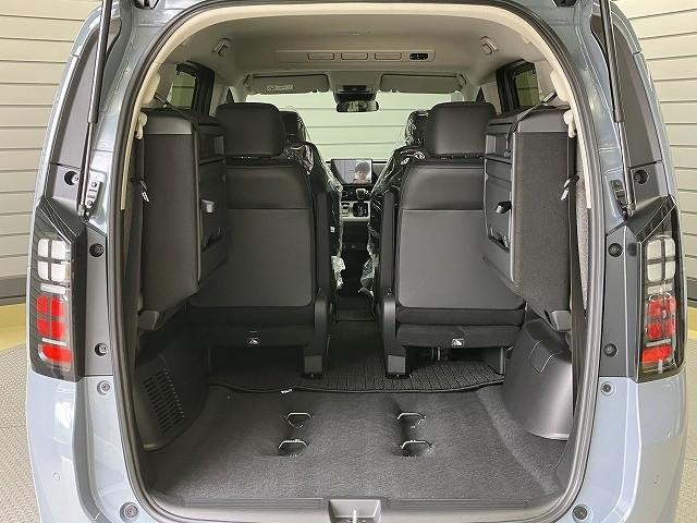 フリード エアー　ＥＸ　登録済未使用車　クリアランスソナー　オートクルーズコントロール　レーンアシスト　衝突被害軽減システム　両側電動スライドドア　オートライト　ＬＥＤヘッドランプ　スマートキー　電動格納ミラー　シートヒータ（32枚目）