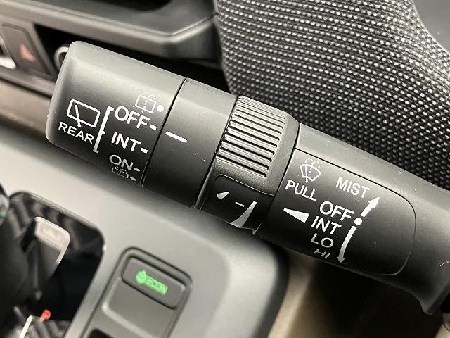 フリード エアー　ＥＸ　登録済未使用車　クリアランスソナー　オートクルーズコントロール　レーンアシスト　衝突被害軽減システム　両側電動スライドドア　オートライト　ＬＥＤヘッドランプ　スマートキー　電動格納ミラー　シートヒータ（33枚目）