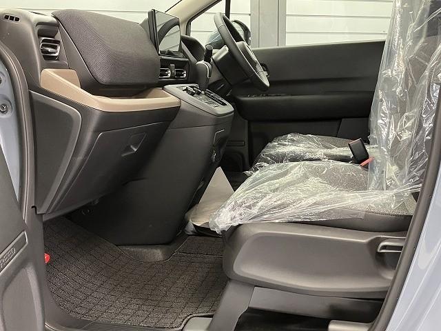 フリード エアー　ＥＸ　登録済未使用車　クリアランスソナー　オートクルーズコントロール　レーンアシスト　衝突被害軽減システム　両側電動スライドドア　オートライト　ＬＥＤヘッドランプ　スマートキー　電動格納ミラー　シートヒータ（35枚目）