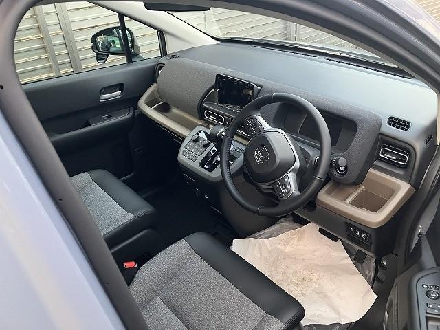 フリード エアー　ＥＸ　登録済未使用車　クリアランスソナー　オートクルーズコントロール　レーンアシスト　衝突被害軽減システム　両側電動スライドドア　オートライト　ＬＥＤヘッドランプ　スマートキー　電動格納ミラー　シートヒータ（36枚目）