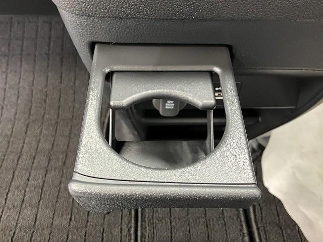 フリード エアー　ＥＸ　登録済未使用車　クリアランスソナー　オートクルーズコントロール　レーンアシスト　衝突被害軽減システム　両側電動スライドドア　オートライト　ＬＥＤヘッドランプ　スマートキー　電動格納ミラー　シートヒータ（42枚目）