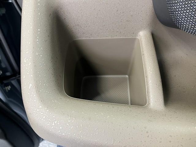 フリード エアー　ＥＸ　登録済未使用車　クリアランスソナー　オートクルーズコントロール　レーンアシスト　衝突被害軽減システム　両側電動スライドドア　オートライト　ＬＥＤヘッドランプ　スマートキー　電動格納ミラー　シートヒータ（51枚目）