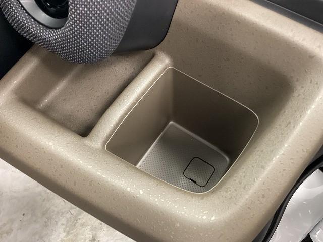 フリード エアー　ＥＸ　クリアランスソナー　オートクルーズコントロール　レーンアシスト　衝突被害軽減システム　両側電動スライドドア　オートライト　ＬＥＤヘッドランプ　スマートキー　電動格納ミラー　シートヒーター　３列シート（39枚目）