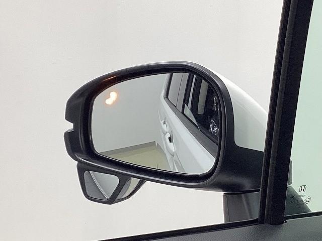 フリード エアー　ＥＸ　クリアランスソナー　オートクルーズコントロール　レーンアシスト　衝突被害軽減システム　両側電動スライドドア　オートライト　ＬＥＤヘッドランプ　スマートキー　電動格納ミラー　シートヒーター　３列シート（42枚目）