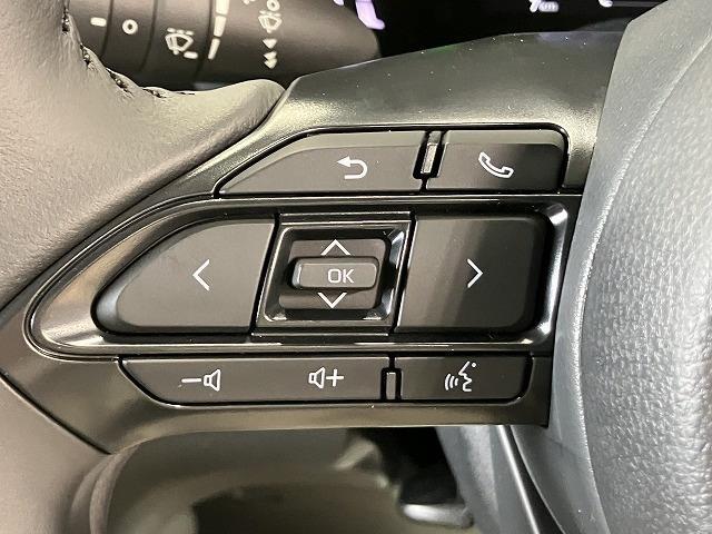 ヤリスクロス ハイブリッドＺ　登録済未使用車　クリアランスソナー　オートクルーズコントロール　レーンアシスト　衝突被害軽減システム　ナビ　オートマチックハイビーム　ＬＥＤヘッドランプ　アルミホイール　電動格納ミラー　シートヒーター（35枚目）