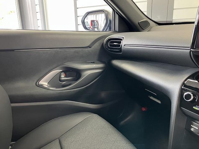 ヤリスクロス ハイブリッドＺ　登録済未使用車　クリアランスソナー　オートクルーズコントロール　レーンアシスト　衝突被害軽減システム　ナビ　オートマチックハイビーム　ＬＥＤヘッドランプ　アルミホイール　電動格納ミラー　シートヒーター（39枚目）