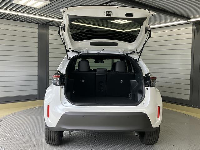 ヤリスクロス ハイブリッドＺ　登録済未使用車　クリアランスソナー　オートクルーズコントロール　レーンアシスト　衝突被害軽減システム　ナビ　オートマチックハイビーム　ＬＥＤヘッドランプ　アルミホイール　電動格納ミラー　シートヒーター（40枚目）