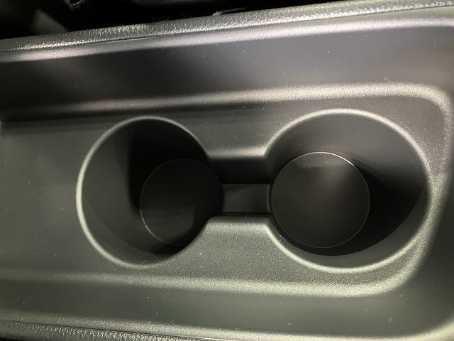 ヤリスクロス ハイブリッドＺ　登録済未使用車　クリアランスソナー　オートクルーズコントロール　レーンアシスト　衝突被害軽減システム　ナビ　オートマチックハイビーム　ＬＥＤヘッドランプ　アルミホイール　電動格納ミラー　シートヒーター（47枚目）