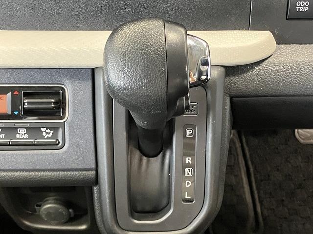 ソリオ Ｇ　クリアランスソナー　レーンアシスト　衝突被害軽減システム　両側スライドドア　オートライト　スマートキー　電動格納ミラー　フルフラット　ウォークスルー　ＣＶＴ　アルミホイール　盗難防止システム（7枚目）