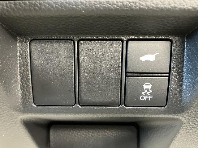 ステップワゴン ｅ：ＨＥＶスパーダ　バックカメラ　クリアランスソナー　オートクルーズコントロール　レーンアシスト　衝突被害軽減システム　両側電動スライドドア　オートライト　ＬＥＤヘッドランプ　電動リアゲート　スマートキー　電動格納ミラー（4枚目）