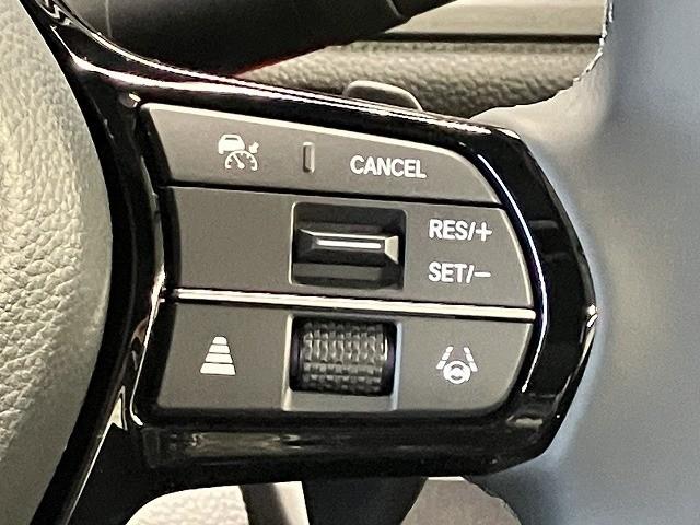 ステップワゴン ｅ：ＨＥＶスパーダ　バックカメラ　クリアランスソナー　オートクルーズコントロール　レーンアシスト　衝突被害軽減システム　両側電動スライドドア　オートライト　ＬＥＤヘッドランプ　電動リアゲート　スマートキー　電動格納ミラー（7枚目）