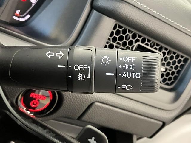 ステップワゴン ｅ：ＨＥＶスパーダ　バックカメラ　クリアランスソナー　オートクルーズコントロール　レーンアシスト　衝突被害軽減システム　両側電動スライドドア　オートライト　ＬＥＤヘッドランプ　電動リアゲート　スマートキー　電動格納ミラー（9枚目）