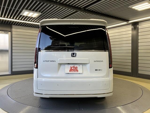 ステップワゴン ｅ：ＨＥＶスパーダ　バックカメラ　クリアランスソナー　オートクルーズコントロール　レーンアシスト　衝突被害軽減システム　両側電動スライドドア　オートライト　ＬＥＤヘッドランプ　電動リアゲート　スマートキー　電動格納ミラー（16枚目）