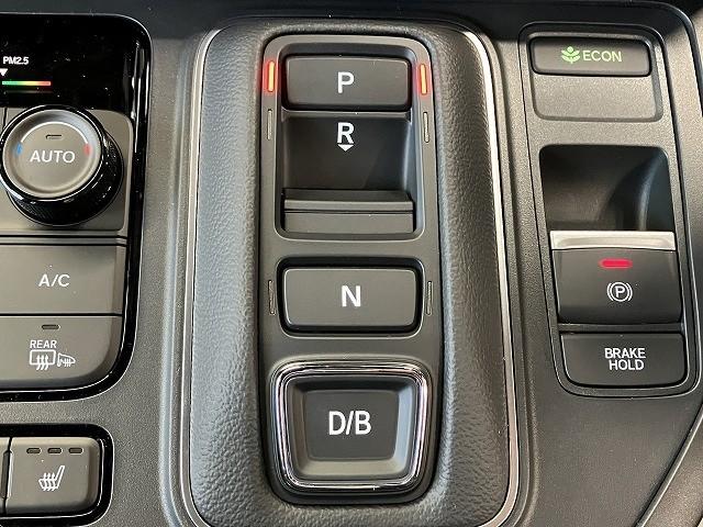 ステップワゴン ｅ：ＨＥＶスパーダ　バックカメラ　クリアランスソナー　オートクルーズコントロール　レーンアシスト　衝突被害軽減システム　両側電動スライドドア　オートライト　ＬＥＤヘッドランプ　電動リアゲート　スマートキー　電動格納ミラー（25枚目）