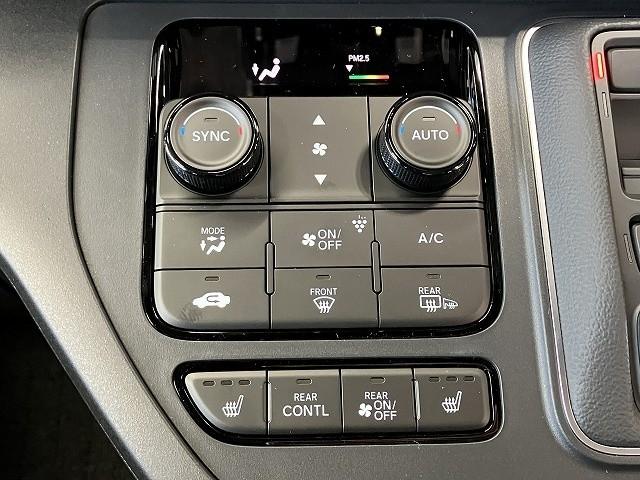 ステップワゴン ｅ：ＨＥＶスパーダ　バックカメラ　クリアランスソナー　オートクルーズコントロール　レーンアシスト　衝突被害軽減システム　両側電動スライドドア　オートライト　ＬＥＤヘッドランプ　電動リアゲート　スマートキー　電動格納ミラー（31枚目）