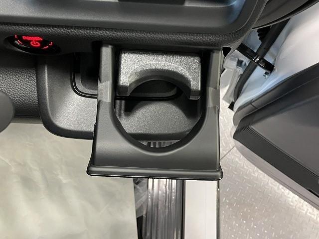 ステップワゴン ｅ：ＨＥＶスパーダ　バックカメラ　クリアランスソナー　オートクルーズコントロール　レーンアシスト　衝突被害軽減システム　両側電動スライドドア　オートライト　ＬＥＤヘッドランプ　電動リアゲート　スマートキー　電動格納ミラー（36枚目）