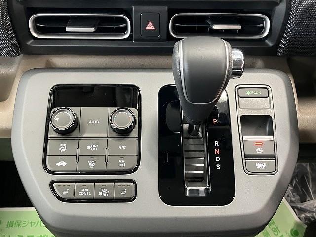 フリード エアー　ＥＸ　登録済未使用車　クリアランスソナー　オートクルーズコントロール　衝突被害軽減システム　両側電動スライドドア　オートライト　ＬＥＤヘッドランプ　スマートキー　電動格納ミラー　シートヒーター（5枚目）