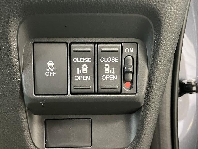 フリード エアー　ＥＸ　登録済未使用車　クリアランスソナー　オートクルーズコントロール　衝突被害軽減システム　両側電動スライドドア　オートライト　ＬＥＤヘッドランプ　スマートキー　電動格納ミラー　シートヒーター（9枚目）