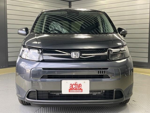 フリード エアー　ＥＸ　登録済未使用車　クリアランスソナー　オートクルーズコントロール　衝突被害軽減システム　両側電動スライドドア　オートライト　ＬＥＤヘッドランプ　スマートキー　電動格納ミラー　シートヒーター（12枚目）