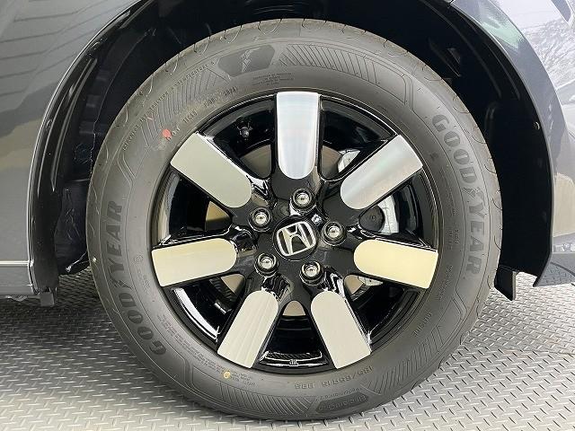 フリード エアー　ＥＸ　登録済未使用車　クリアランスソナー　オートクルーズコントロール　衝突被害軽減システム　両側電動スライドドア　オートライト　ＬＥＤヘッドランプ　スマートキー　電動格納ミラー　シートヒーター（20枚目）