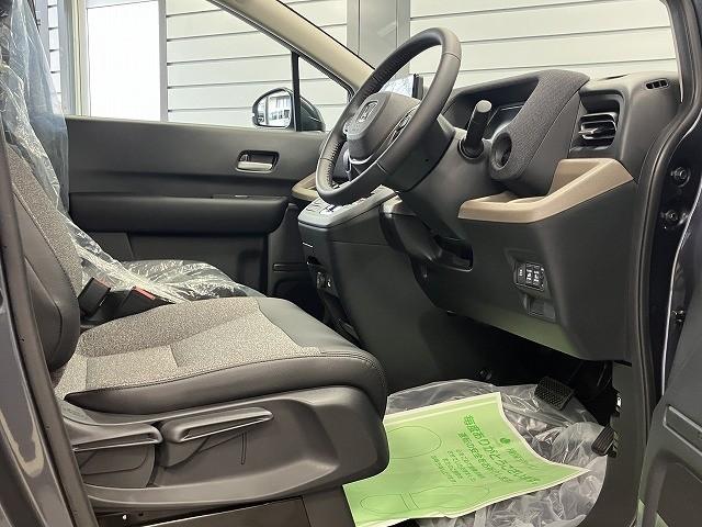 フリード エアー　ＥＸ　登録済未使用車　クリアランスソナー　オートクルーズコントロール　衝突被害軽減システム　両側電動スライドドア　オートライト　ＬＥＤヘッドランプ　スマートキー　電動格納ミラー　シートヒーター（30枚目）