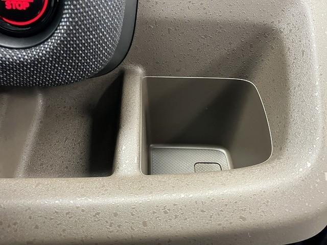 フリード エアー　ＥＸ　登録済未使用車　クリアランスソナー　オートクルーズコントロール　衝突被害軽減システム　両側電動スライドドア　オートライト　ＬＥＤヘッドランプ　スマートキー　電動格納ミラー　シートヒーター（32枚目）