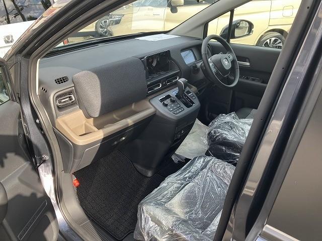 フリード エアー　ＥＸ　登録済未使用車　クリアランスソナー　オートクルーズコントロール　衝突被害軽減システム　両側電動スライドドア　オートライト　ＬＥＤヘッドランプ　スマートキー　電動格納ミラー　シートヒーター（46枚目）