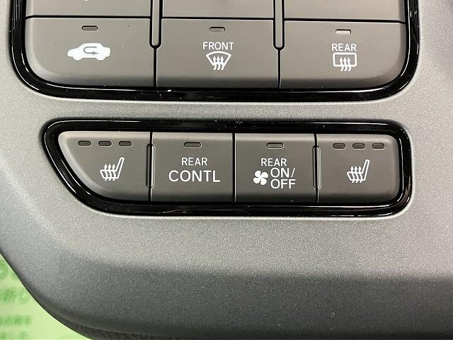 フリード エアー　ＥＸ　登録済未使用車　クリアランスソナー　オートクルーズコントロール　衝突被害軽減システム　両側電動スライドドア　オートライト　ＬＥＤヘッドランプ　スマートキー　電動格納ミラー　シートヒーター（59枚目）