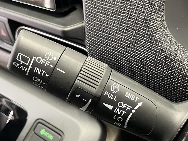 フリード エアー　ＥＸ　登録済未使用車　クリアランスソナー　オートクルーズコントロール　衝突被害軽減システム　両側電動スライドドア　オートライト　ＬＥＤヘッドランプ　スマートキー　電動格納ミラー　シートヒーター（61枚目）