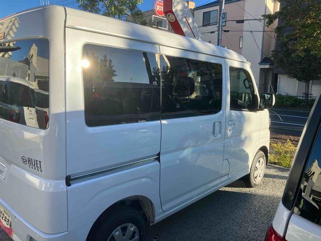 ハイゼットカーゴ クルーズ 4WDマニュアル 登録済み未使用車 保証 新車保証・まごころ保証 1年間・走行距離無制限付き(4枚目)