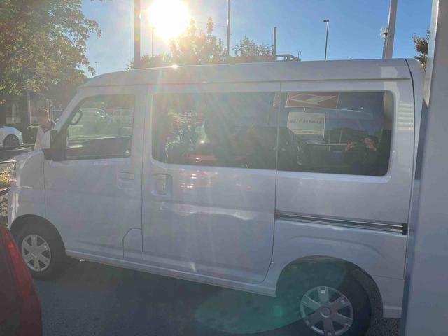 ハイゼットカーゴ クルーズ 4WDマニュアル 登録済み未使用車 保証 新車保証・まごころ保証 1年間・走行距離無制限付き(5枚目)