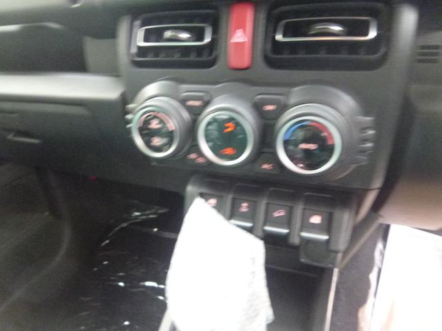 ジムニーノマド ＦＣ　アダプティブコントロールシステム　クリアランスソナー　シートヒーター　１５インチアルミホイール　ＬＥＤヘッドライト　衝突被害軽減システム　衝突安全ボディ　運転席助手席サイドエアバッグ　盗難防止システム（26枚目）