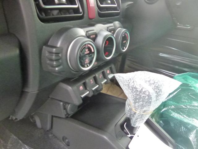 ジムニーノマド ＦＣ　アダプティブコントロールシステム　クリアランスソナー　シートヒーター　１５インチアルミホイール　ＬＥＤヘッドライト　衝突被害軽減システム　衝突安全ボディ　運転席助手席サイドエアバッグ　盗難防止システム（27枚目）