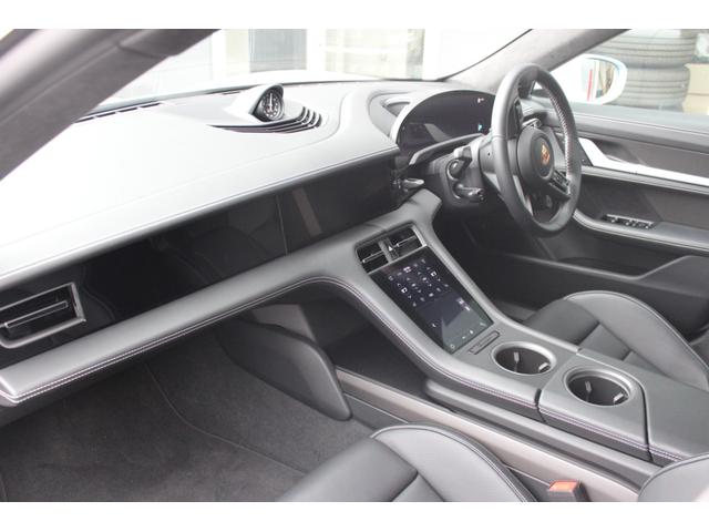 タイカン タイカンＧＴＳ　ＢＯＳＥ２１インチアルミアクセントパッケージシートベンチレージョンドライブレコダーＰＤＣＣスポーツ（30枚目）